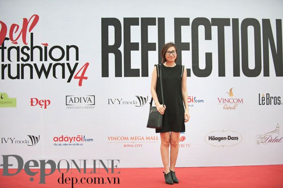  Thu Trang (Viện Mẫu Thời trang Fadin) tự tin với chiếc váy nhỏ màu đen rất nữ tính và dễ thương.