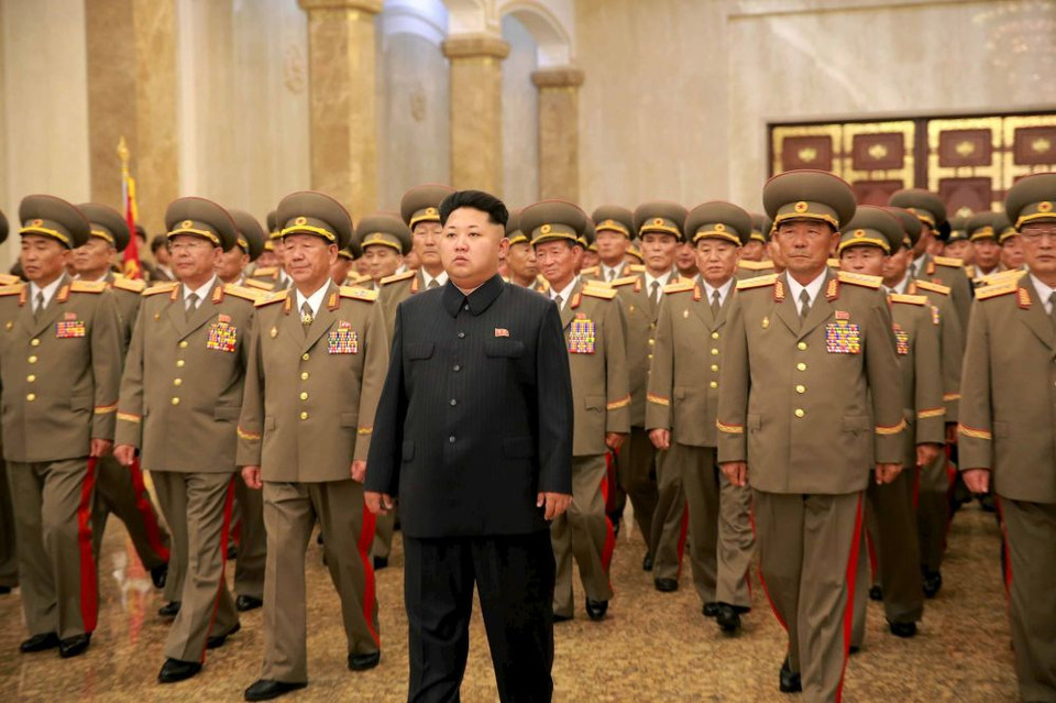 Lãnh đạo Kim Jong Un thăm lăng Kumsusan of the Sun của Chủ tịch Kim Il Sung và lãnh đạo Kim Jong Il ngày 27/7. (Nguồn: Sputniknews)