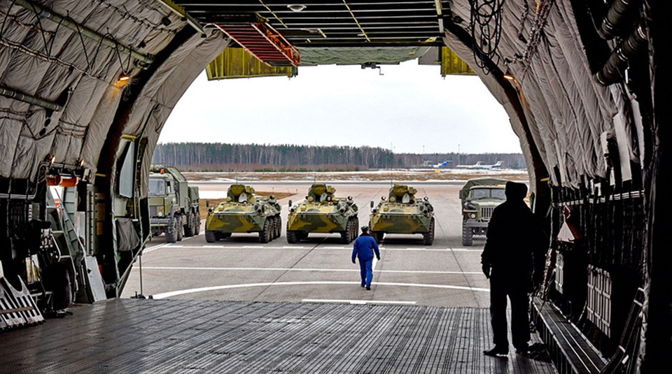 Một đội lính dò phá bom mìn của Nga đã được cử tới thành phố Palmyra để giải quyết những hậu quả của cuộc chiến do IS tiến hành. (Nguồn: Sputniknews)