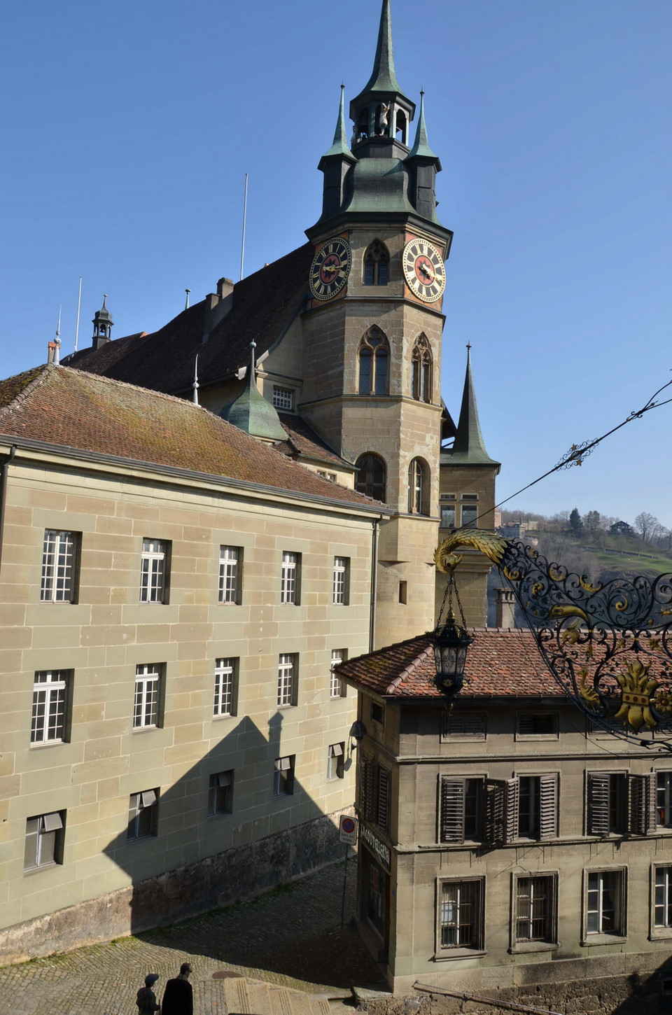 Khu vực tập trung nhiều kiến trúc Trung đại của Fribourg. (Ảnh: Hoàng Hoa/TTXVN)