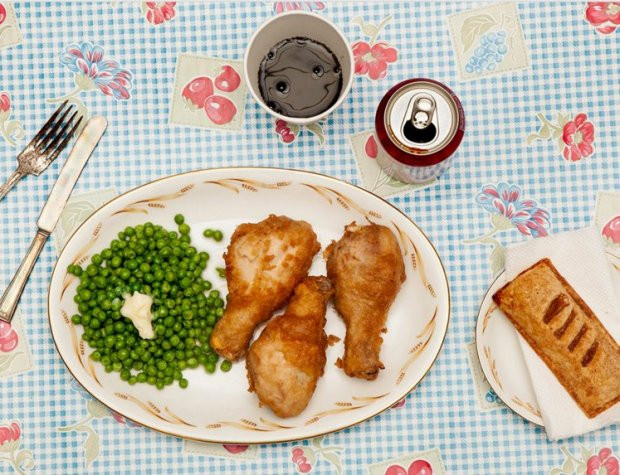 Teresa Lewis (41 tuổi ở Virginia) bị kết án tử hình năm 2010 vì giết người và cướp tài sản. Bữa ăn cuối cùng gồm gà rán, đậu chiên bơ, bánh táo và uống nước ngọt. (Nguồn: metro.co.uk)