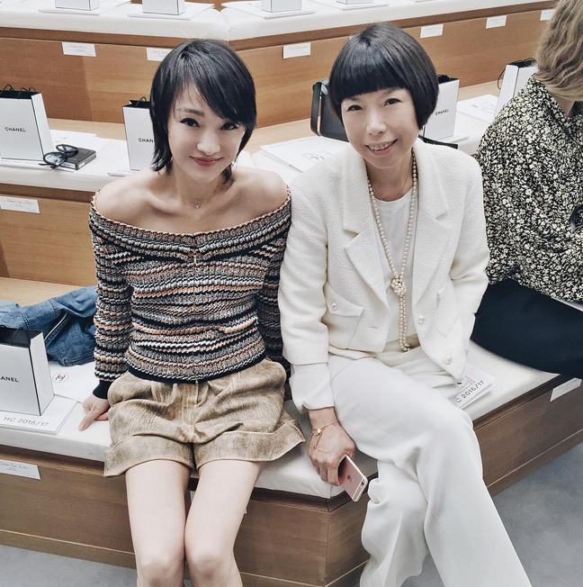 Diễn viên Châu Tấn và bà Alicia Cheung, Tổng biên tập Vogue Trung Quốc cũng là những cái tên quyền lực trên hàng ghế đầu.