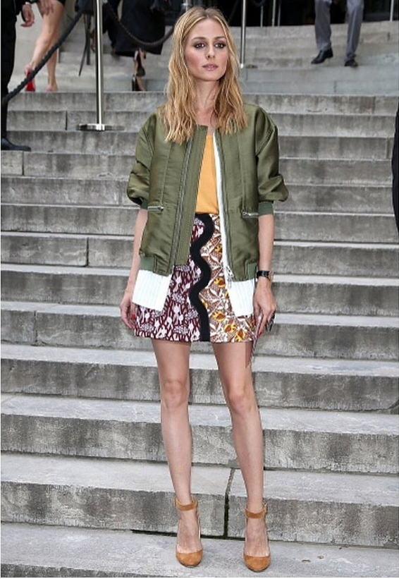 Olivia Palermo xuất hiện nhẹ nhàng tại show diễn của Giambattista Valli. 