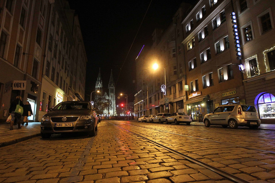 Đến với Prague, bạn sẽ được dạo bước trên những con đường lát gạch đá còn nguyên vẻ sơ khai như cách đây hàng mấy thế kỷ trước. (Ảnh: Quang Hải/TTXVN) 