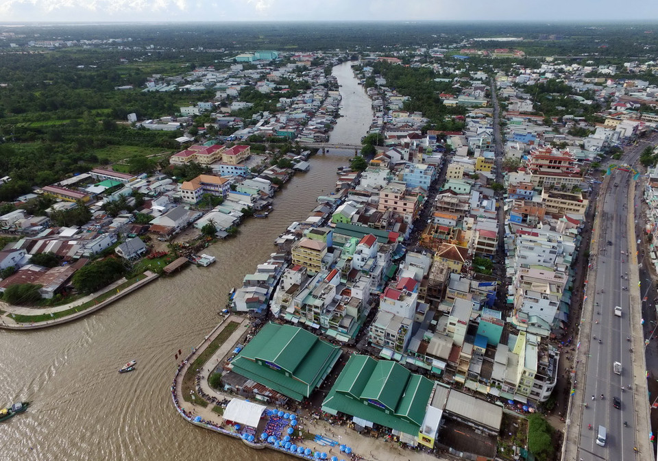 Cần Thơ là thành phố nằm ở trung tâm đồng bằng sông Cửu Long, nơi có hệ thống sông ngòi, kênh rạch khá chằng chịt, trải dài khắp địa bàn thành phố.(Nguồn: TTXVN)