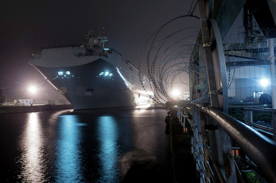 Tàu chiến lớp Mistral Vladivostok tại xưởng đóng tàu STX Europe. (Nguồn: sputniknews)