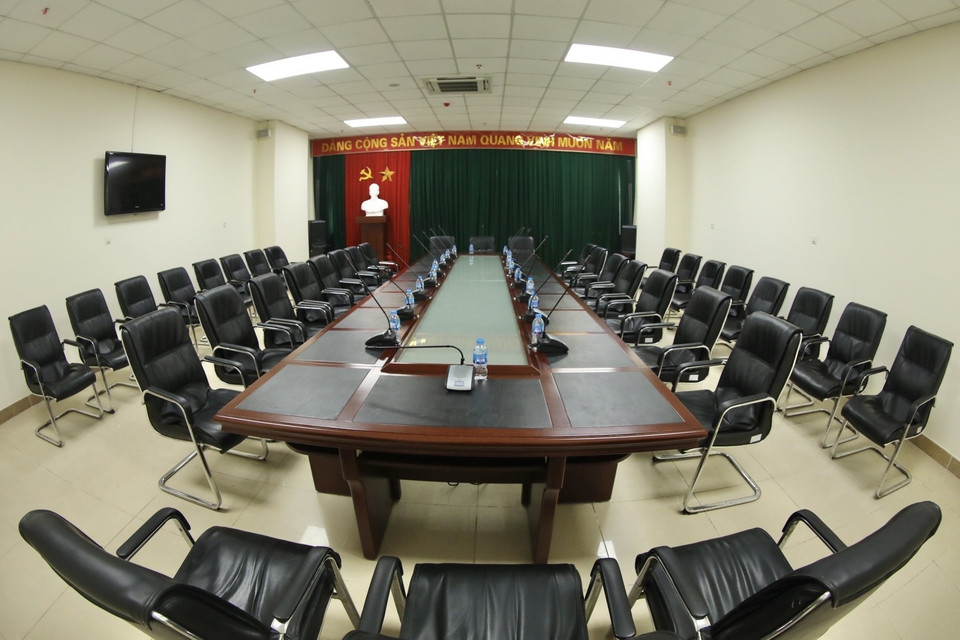 Phòng họp chuyên môn kỹ thuật tại Cung Điền kinh Hà Nội, nơi diễn ra nội dung thi đấu môn Đấu kiếm và Lễ bế mạc SEA Games 31. (Ảnh: Minh Quyết/TTXVN)