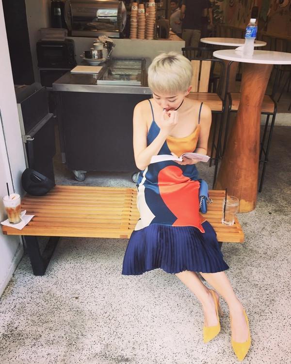 Một khu chung cư cũ nằm ngay mặt đường Nguyễn Trãi, quận Thanh Xuân. (Ảnh: Tuấn Anh/TTXVN) 