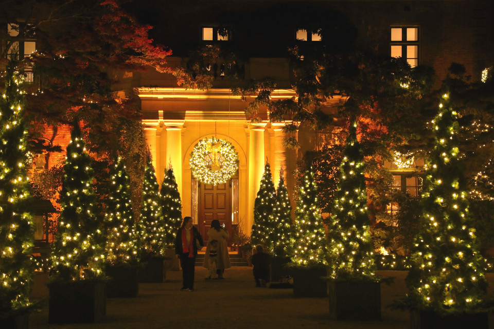 Trang hoàng đón Giáng sinh tại Woodside, California (Mỹ). (Ảnh: THX/TTXVN)