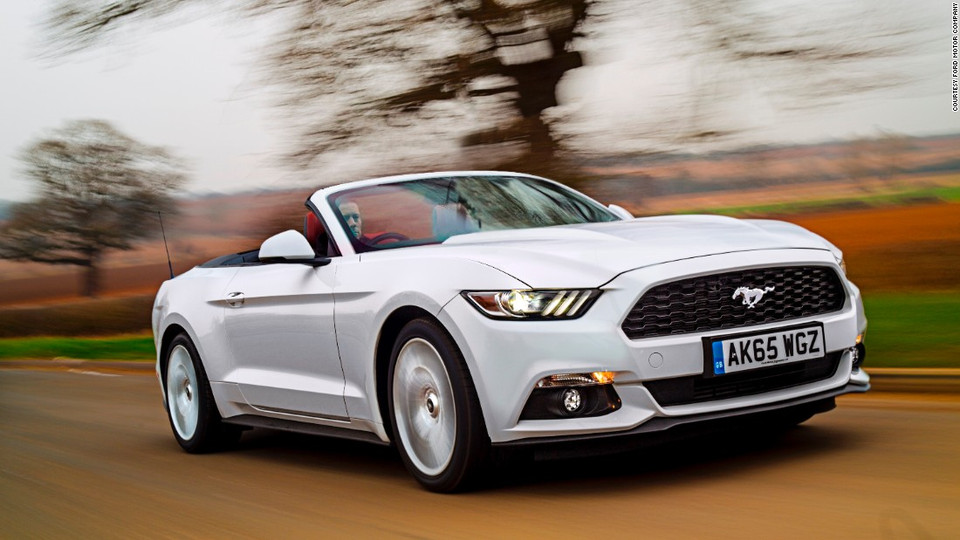 Phải mất 50 năm, những người yêu xe thể thao ở Anh mới có cơ hội được điều khiển chiếc xe coupe thể thao Ford Mustang.