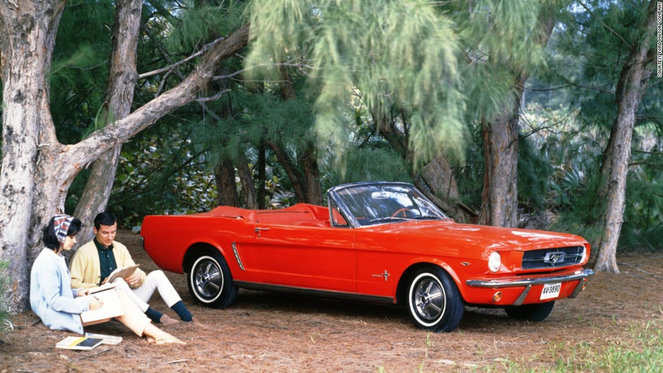 Chiếc Ford Mustang phiên bản theo phong cách Baby Boom sau chiến tranh của những năm 1950.