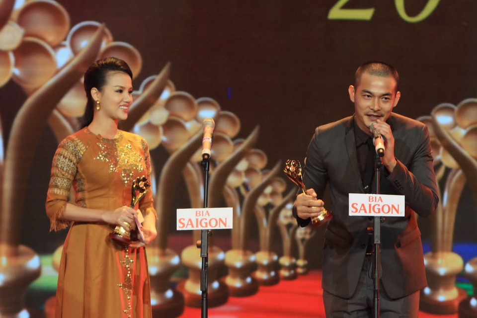 Diễn viên Quách Ngọc Ngoan đoạt giải Nam diễn viên điện ảnh-phim truyền hình được yêu thích nhất. (Ảnh: Phương Vy/TTXVN) 