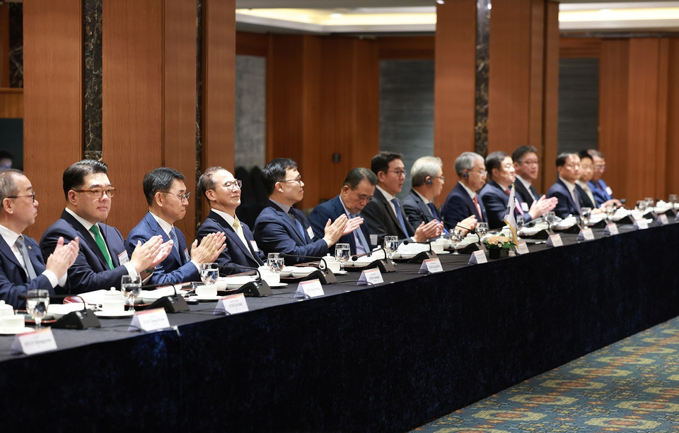Lãnh đạo một số tập đoàn lớn của Hàn Quốc tham dự toạ đàm. (Ảnh: Dương Giang/TTXVN)