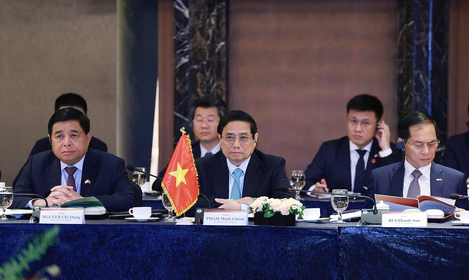 Thủ tướng Phạm Minh Chính phát biểu tại cuộc Tọa đàm với lãnh đạo một số tập đoàn lớn của Hàn Quốc. (Ảnh: Dương Giang/TTXVN)