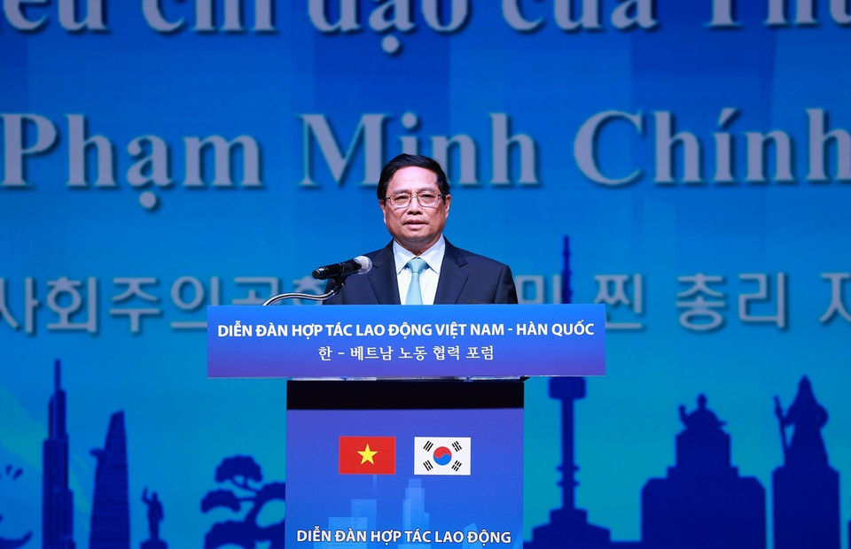 Thủ tướng Phạm Minh Chính phát biểu tại Diễn đàn hợp tác lao động Việt Nam-Hàn Quốc. (Ảnh: Dương Giang/TTXVN)