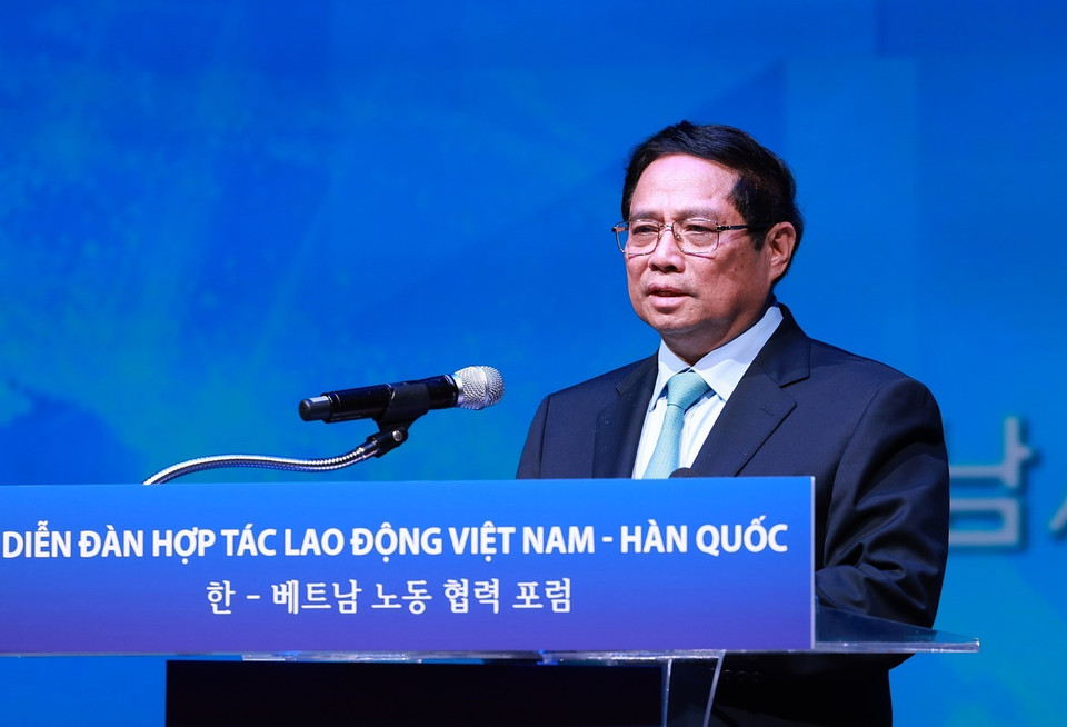 Thủ tướng Phạm Minh Chính phát biểu tại Diễn đàn hợp tác lao động Việt Nam-Hàn Quốc. (Ảnh: Dương Giang/TTXVN)