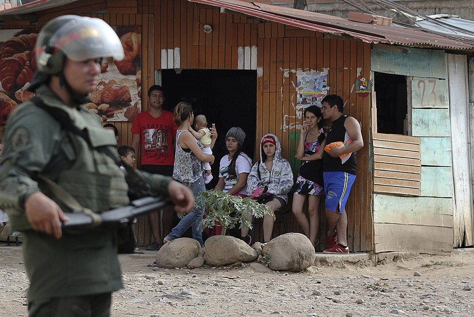 Quân đội Venezuela truy tìm những người nhập cư bất hợp pháp. (Nguồn: AFP)