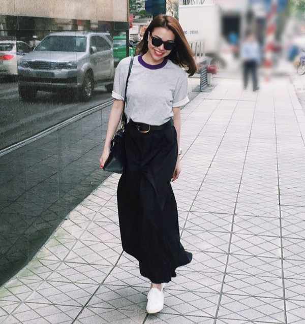 Phong cách đời thường đơn giản cùng vẻ đẹp rạng rỡ của Trà Ngọc Hằng đủ giúp cô tự tin nổi bật trên đường phố
