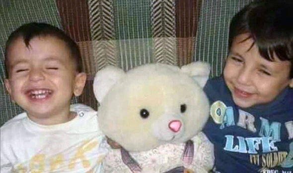 Nụ cười hồn nhiên của Aylan Kurdi. (Nguồn: Express)
