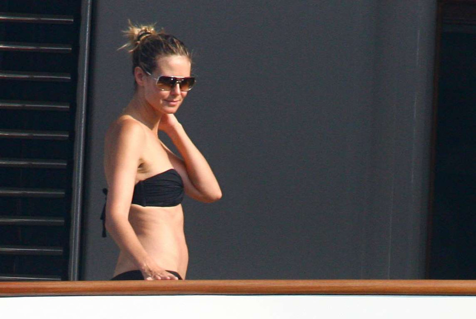 Siêu mẫu Heidi Klum luôn tự tin khoe thân hình nóng bỏng của mình. (Nguồn: Rex)