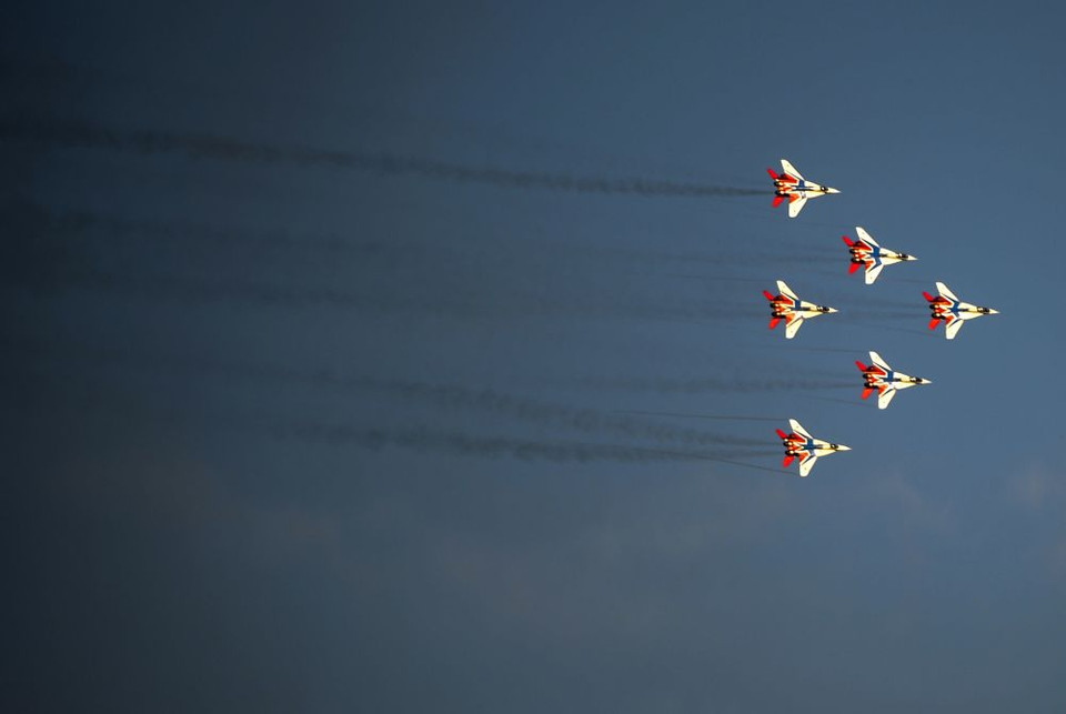 Đội phi cơ của Swifts trình diễn máy bay chiến đấu MiG-29 trong buổi triển lãm. (Nguồn: Sputniknews)