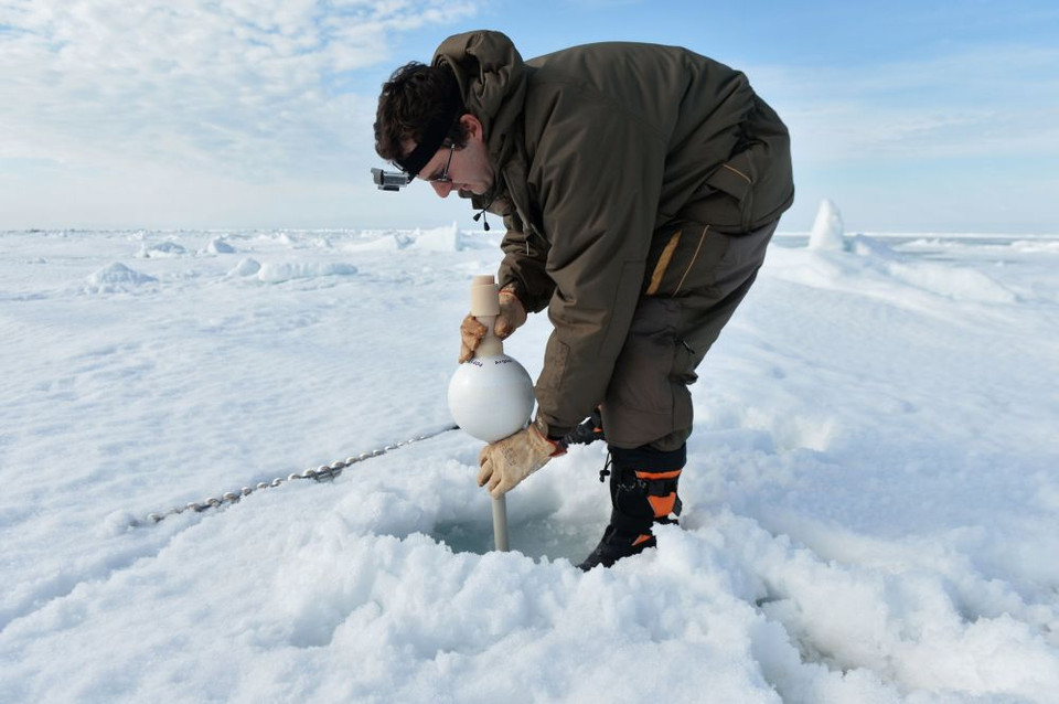 Chuyến thám hiểm bao gồm nhiều hoạt động khác nhau như quan sát khí tượng, hải dương học, kiểm soát băng, sông băng và sinh học. (Nguồn: Sputniknews)