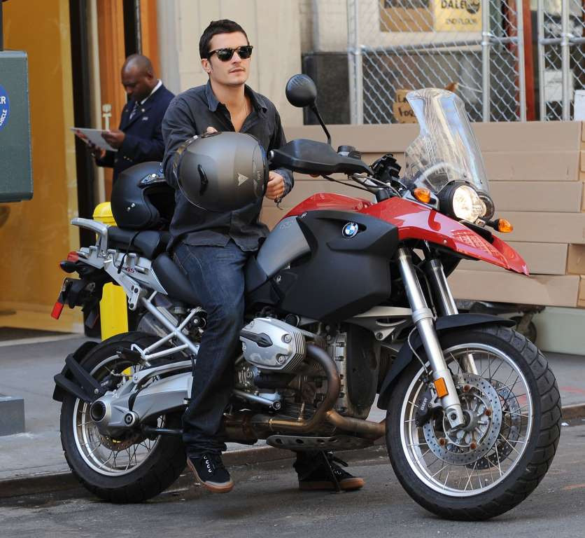 Orlando Bloom và chiếc BMW (Nguồn: Rex)