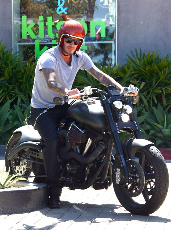 David Beckham cùng chiếc F131 Hellcat Combat. (Nguồn: Rex)