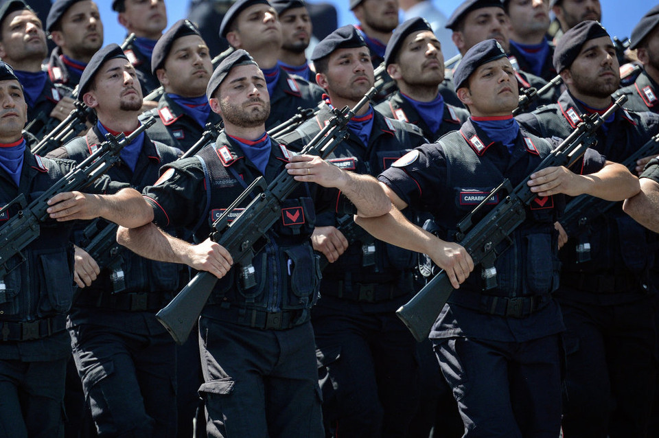 Màn diễu hành của lực lượng vũ trang Italy tại đại lộ Via dei Fori Imperiali. (Nguồn: Sputniknews)