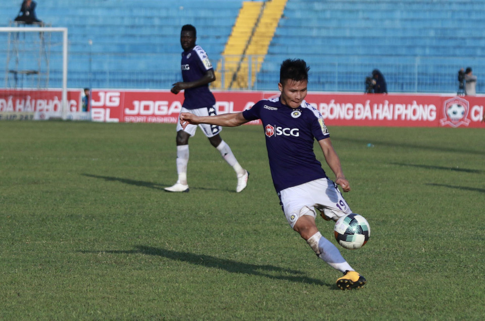 Hà Nội FC bước vào trận đấu với Hải Phòng với mục tiêu phải thắng để giành lại ngôi đầu bảng khi ở loạt trận đấu sớm vòng 14 Thành phố Hồ Chí Minh đã để thua trước Viettel. (Ảnh: Nguyên An/Vietnam+)