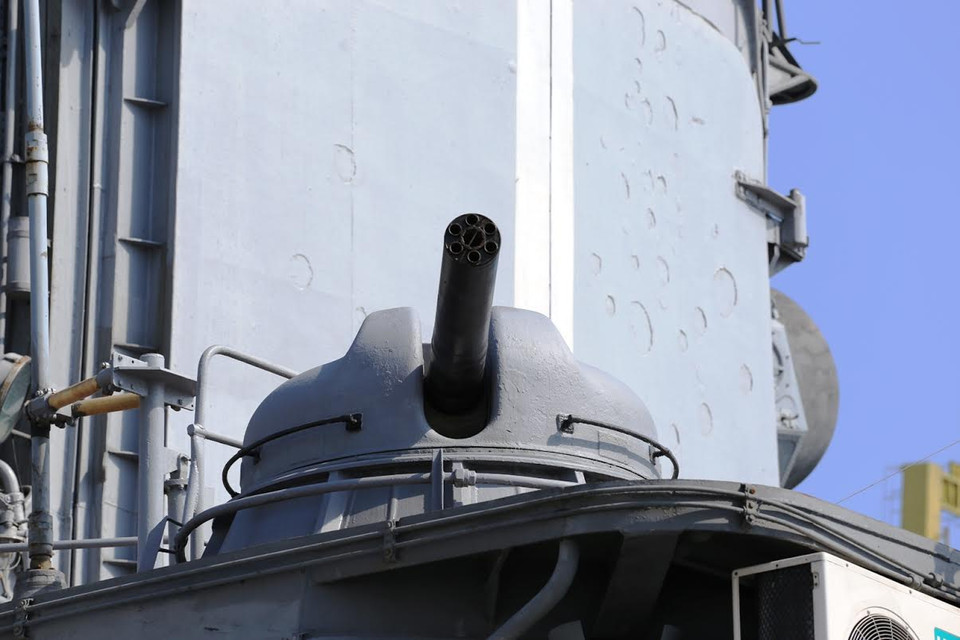 và 4 súng máy nhiều nòng AK-630 cỡ nòng 30mm. (Ảnh: Trần Lê Lâm/Vietnam+)