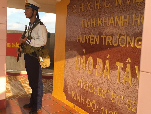 Gác nơi bia chủ quyền đảo Đá Tây(Ảnh: ĐNT/Vietnam+)