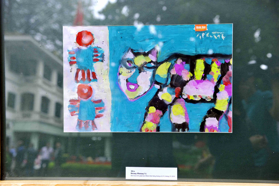 Một số tác phẩm của các họa sĩ có tác phẩm tham gia triển lãm. (Ảnh: Khánh Long/Vietnam+)