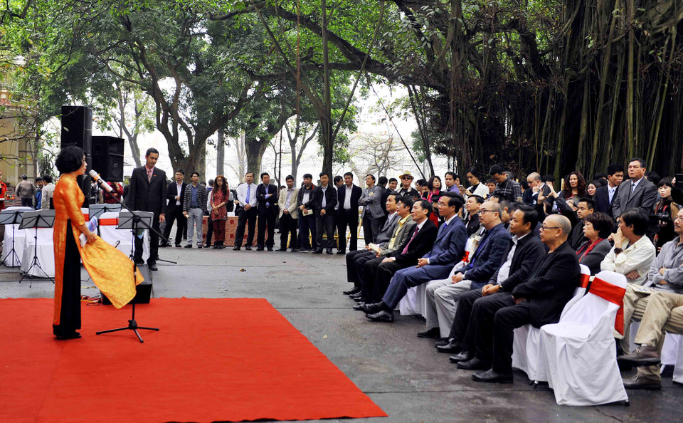 Ý tưởng hồi sinh, nối dài sức sống cho những trang báo cũ đã được đội ngũ biên tập viên ban ‘Nhân Dân hàng tháng’ chuẩn bị. (Ảnh: Ngọc Tùng/Vietnam+)