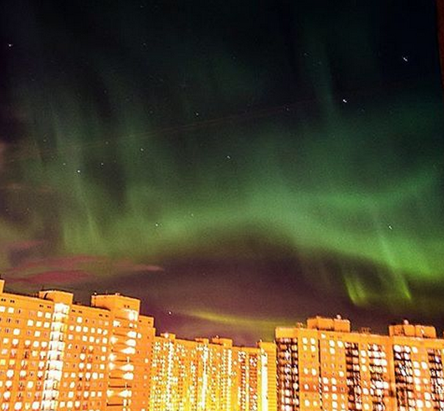 Nhiều thành phố ở miền Tây nước Nga vốn rất hiếm khi xuất hiện cực quang thì cũng đã có thể quan sát hiện tượng vào ngày 8/10 vừa qua. (Nguồn: RT)