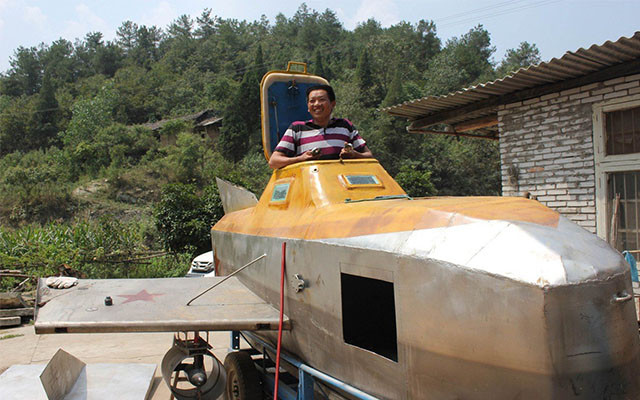 Ông đã không từ bỏ ước và cuối cùng đã thành công với tàu ngầm có khả năng lặn sâu 10m. (Nguồn: shanghaiist)