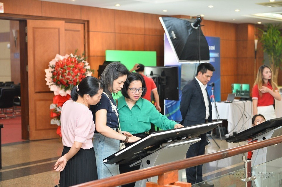 Khai trương Tòa soạn điện tử Báo Hải Phòng (tên miền baohaiphong.vn), đưa báo Hải Phòng từng bước trở thành cơ quan báo chí đa phương tiện, hoàn thành tốt hơn nhiệm vụ trong kỷ nguyên số. (Ảnh: TTXVN phát)