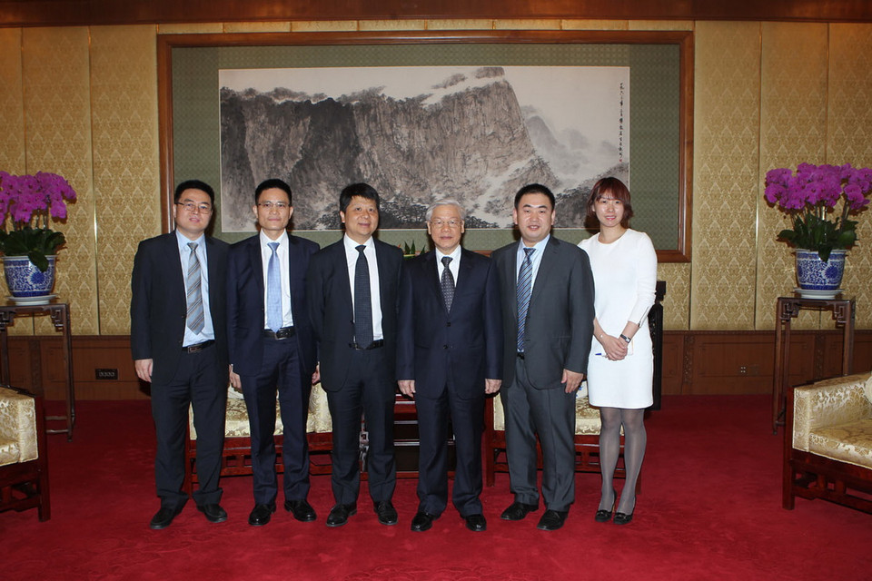 Tổng Bí thư Nguyễn Phú Trọng với các đại biểu. (Ảnh: Trí Dũng/TTXVN) 