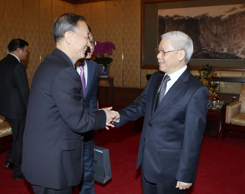 Tổng Bí thư Nguyễn Phú Trọng tiếp lãnh đạo Tập đoàn Trung Hưng đến chào. (Ảnh: Trí Dũng/TTXVN) 