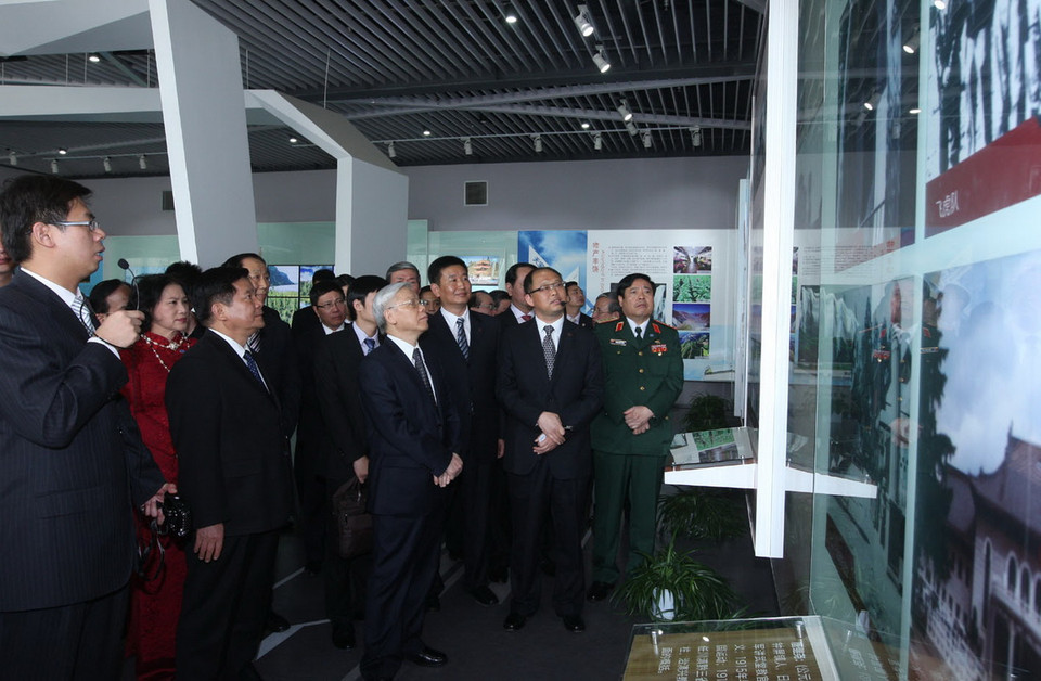 Tổng Bí thư Nguyễn Phú Trọng thăm Nhà Triển lãm quy hoạch thành phố Côn Minh. (Ảnh: Trí Dũng/TTXVN) 