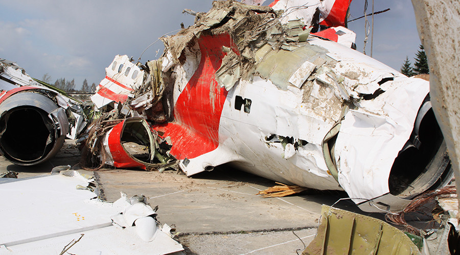 Tháng 4/2010, máy bay vận tải của Không quân Ba Lan chở đoàn đại biểu chính phủ, dẫn đầu là Tổng thống Ba Lan Kaczynski, tới Nga làm việc đã gặp sự cố khi hạ cánh ở Somlensk. Tất cả 96 người trên chuyến bay đều thiệt mạng và rất nhiều người trong đó là quan chức cấp cao Ba Lan.(Nguồn: RT)