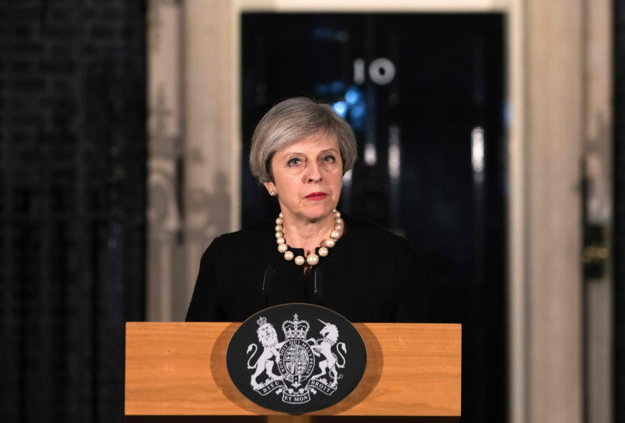  Thủ tướng Anh Theresa May phát biểu về vụ tấn công bên ngoài tòa nhà Quốc hội ở London ngày 22/3. (Nguồn: AFP/TTXVN)