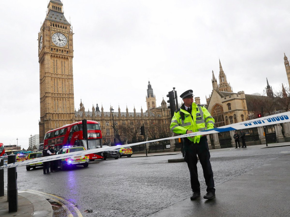 Cảnh sát phong tỏa Quảng trường Nghị viện.(Nguồn: Reuters)