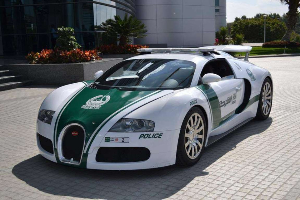 Bugatti Veyron ở Dubai với giá 1,4 triệu USD có thể đạt vận tốc tối đa lên tới 408km mỗi giờ. (Nguồn: Zuma News)