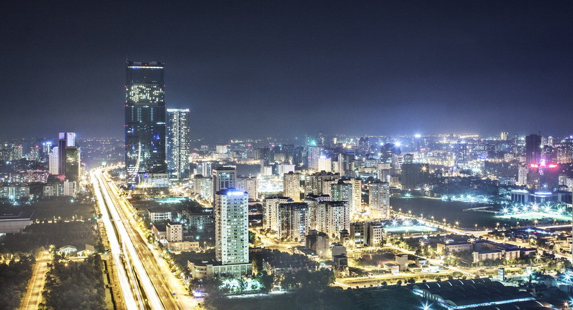 Quận Cầu Giấy hiện đại và lung linh trong đêm. (Ảnh: Trọng Đạt/TTXVN)