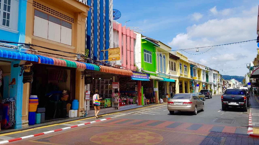  Ẩn bên trong vẻ sôi động, sầm uất của một nơi được mệnh danh là“hòn ngọc xanh”, Phuket còn có một khu phố cổ khá độc đáo. (Ảnh: PV/Vietnam+)