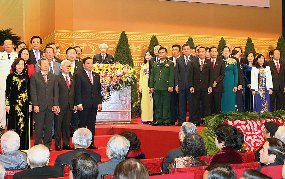 Tổng Bí thư Nguyễn Phú Trọng thay mặt Ban Chấp hành Trung ương khóa XII phát biểu ý kiến tại Lễ ra mắt BCH Trung ương khóa XII. (Nguồn: TTXVN)