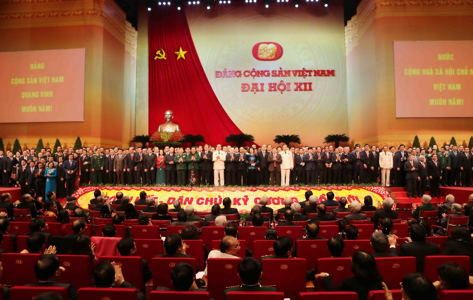 Ban Chấp hành Trung ương khóa XII ra mắt Đại hội. (Nguồn: TTXVN)