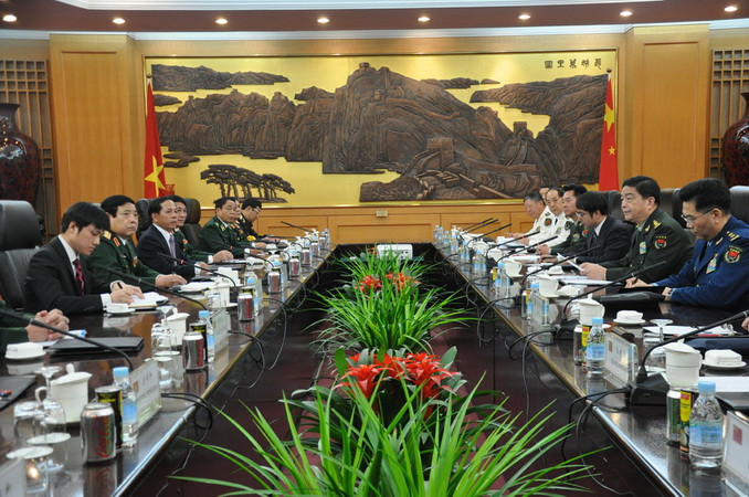 Hội đàm giữa Đoàn đại biểu quân sự cấp cao Việt Nam-Trung Quốc. (Ảnh: Đức Thu/TTXVN)