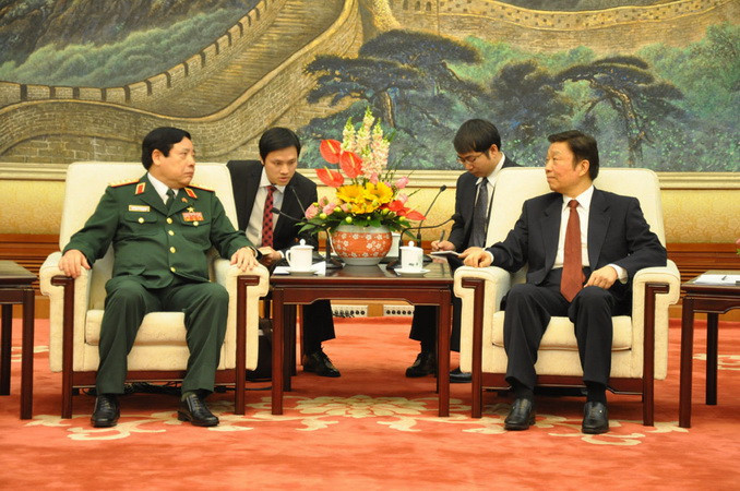 Phó Chủ tịch Trung Quốc Lý Nguyên Triều tiếp Bộ trưởng Quốc phòng Phùng Quang Thanh. (Ảnh: Yến Đức/TTXVN)